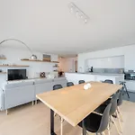 With Sea View Apartman