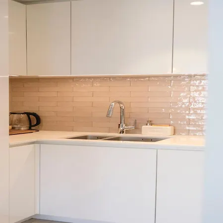 Apartment With Sea View *